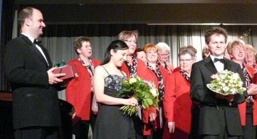 Die Solisten der Staatsoper Stuttgart und Hans-Peter Merz